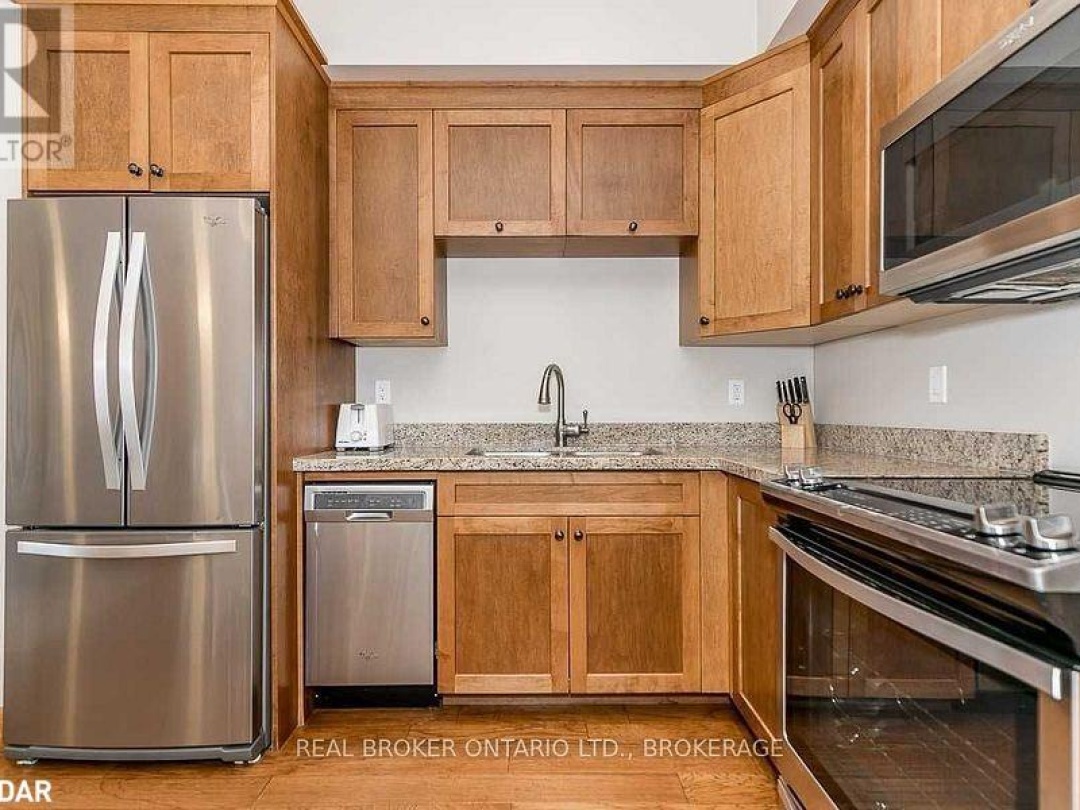 1841 Muskoka Road 118 Road W Unit# 2B, Lake Muskoka
