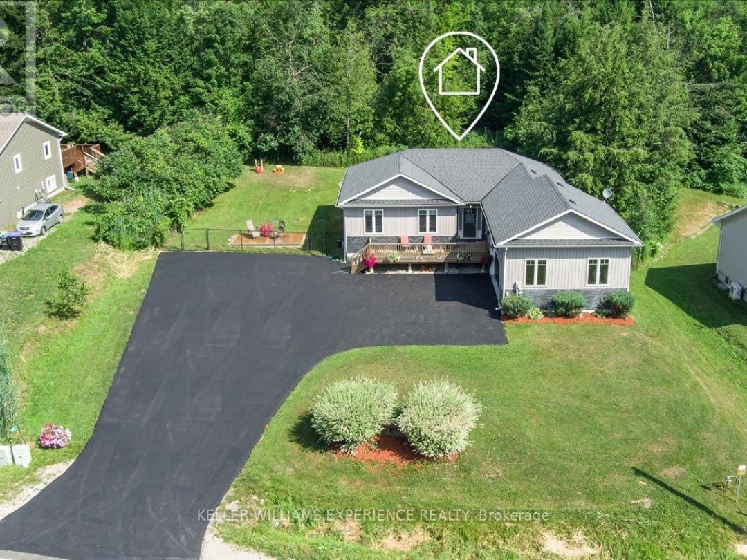 158 MOONSTONE ROAD E, 