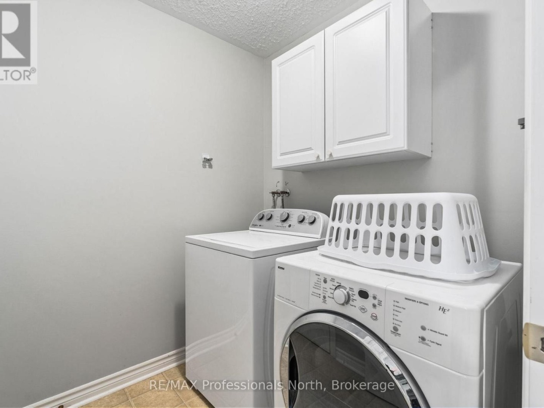 4 RED MAPLE COURT, 