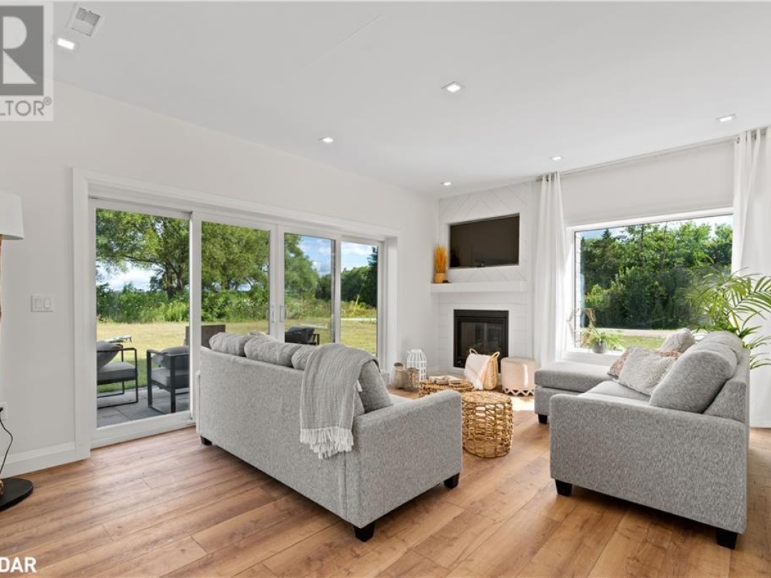31 HEMLOCK Avenue, 