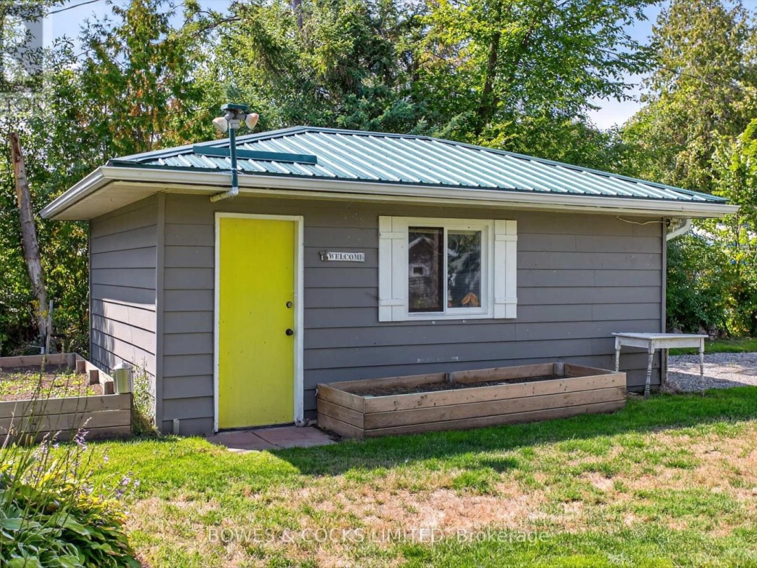 32 STURGEON GLEN ROAD, 