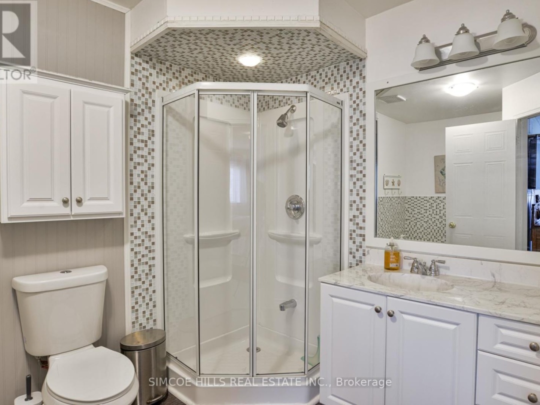 17 - 492 LACLIE STREET, 