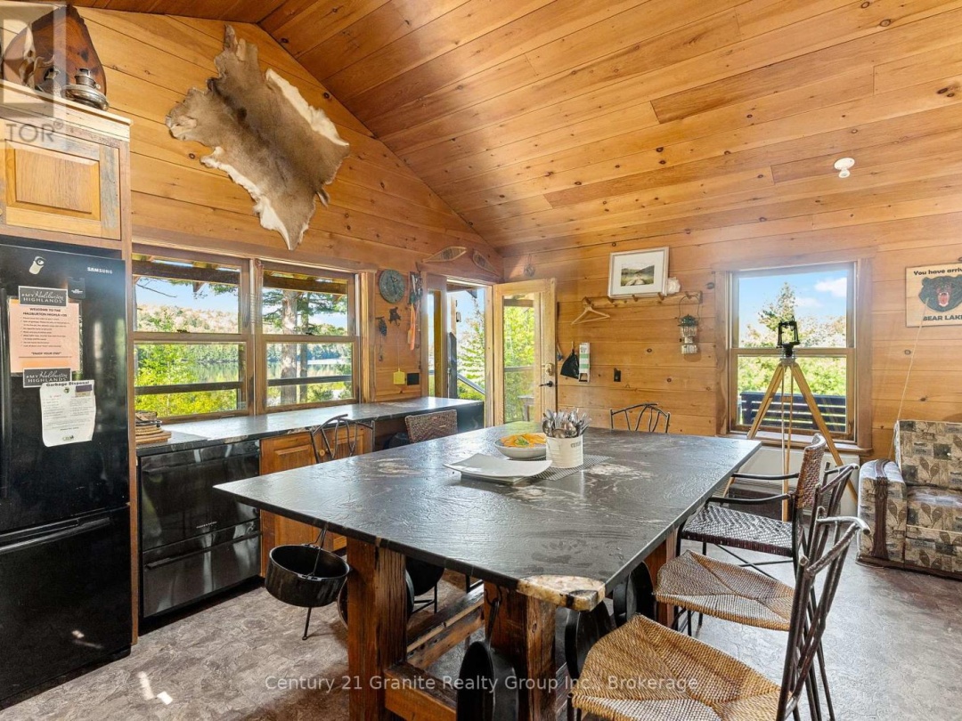 1226 TRAPLINE TRAIL, Bat Lake