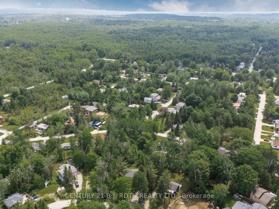 185 SILVER BIRCH CRESCENT, 