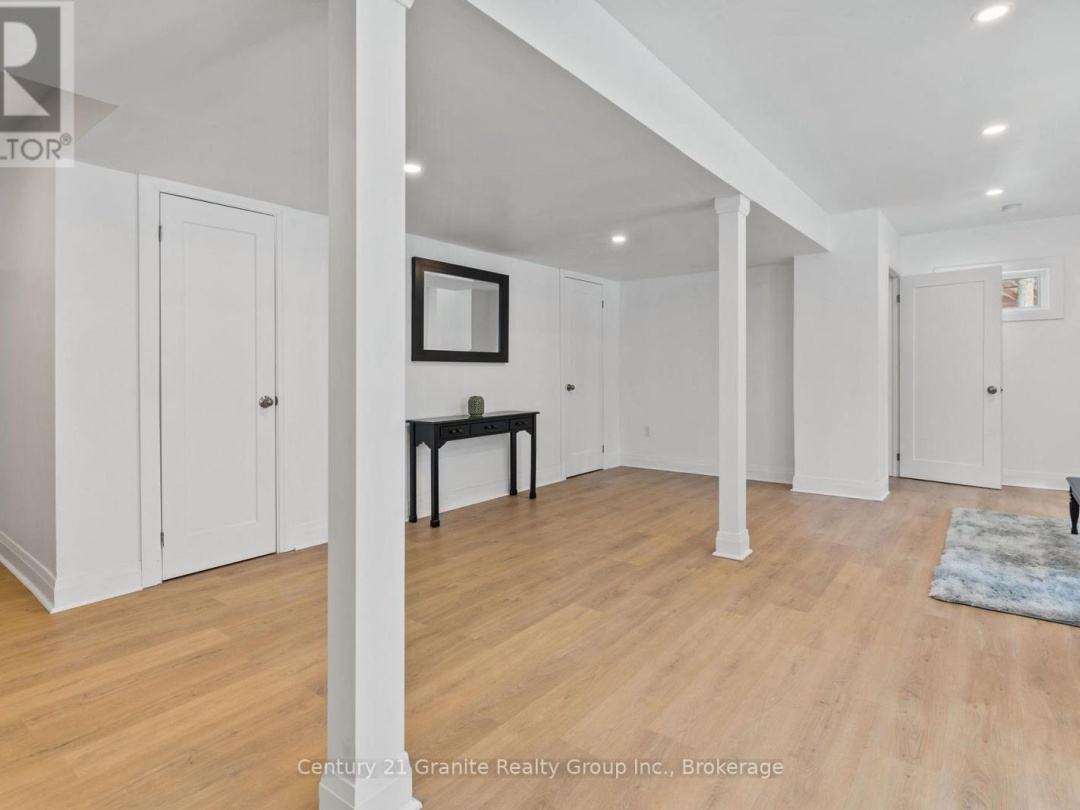 7032 COUNTY ROAD 121, 