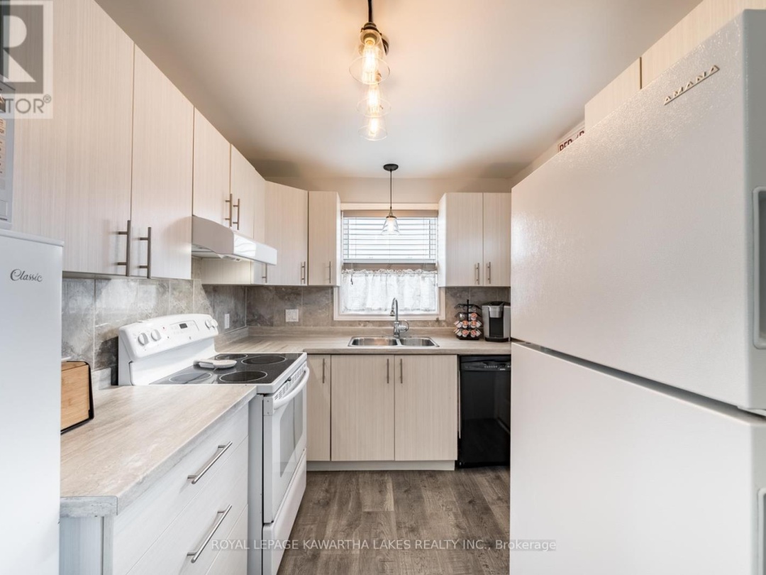 813 COUNTY ROAD 121 ROAD, 
