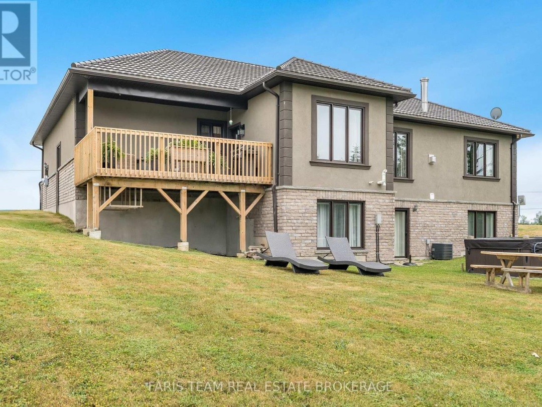 520 HORSESHOE VALLEY ROAD E, 