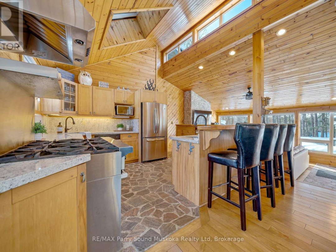 587 Centre Road, Manitouwabing Lake