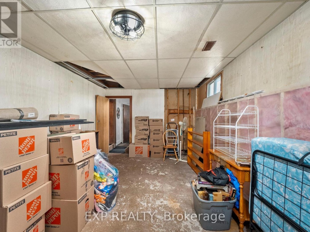 354 LAKELAND CRESCENT, 