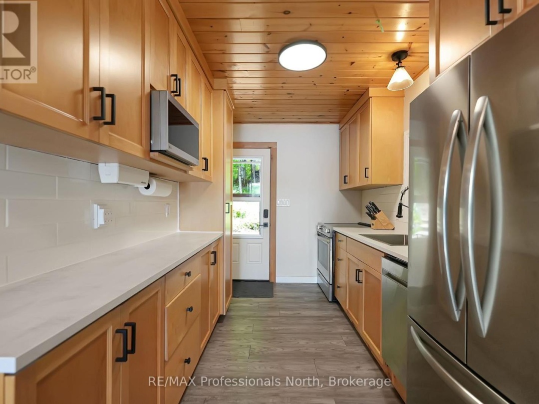 1998 Alsop Road, Glamor Lake