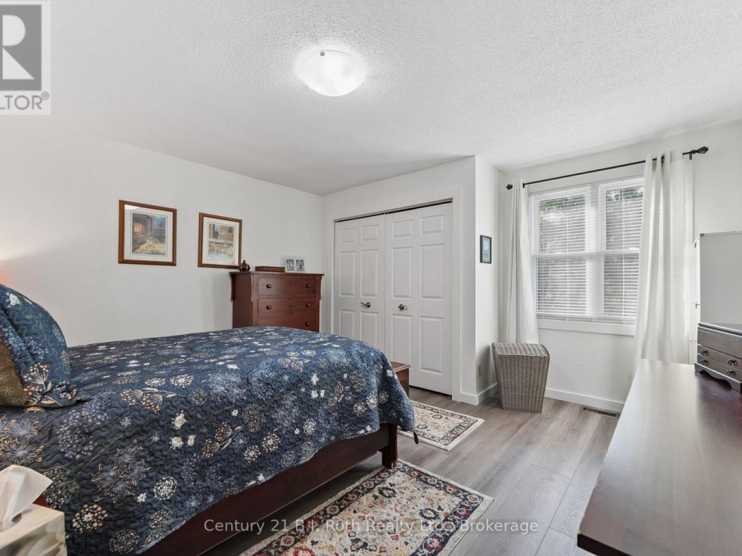 8 AGNES STREET, 
