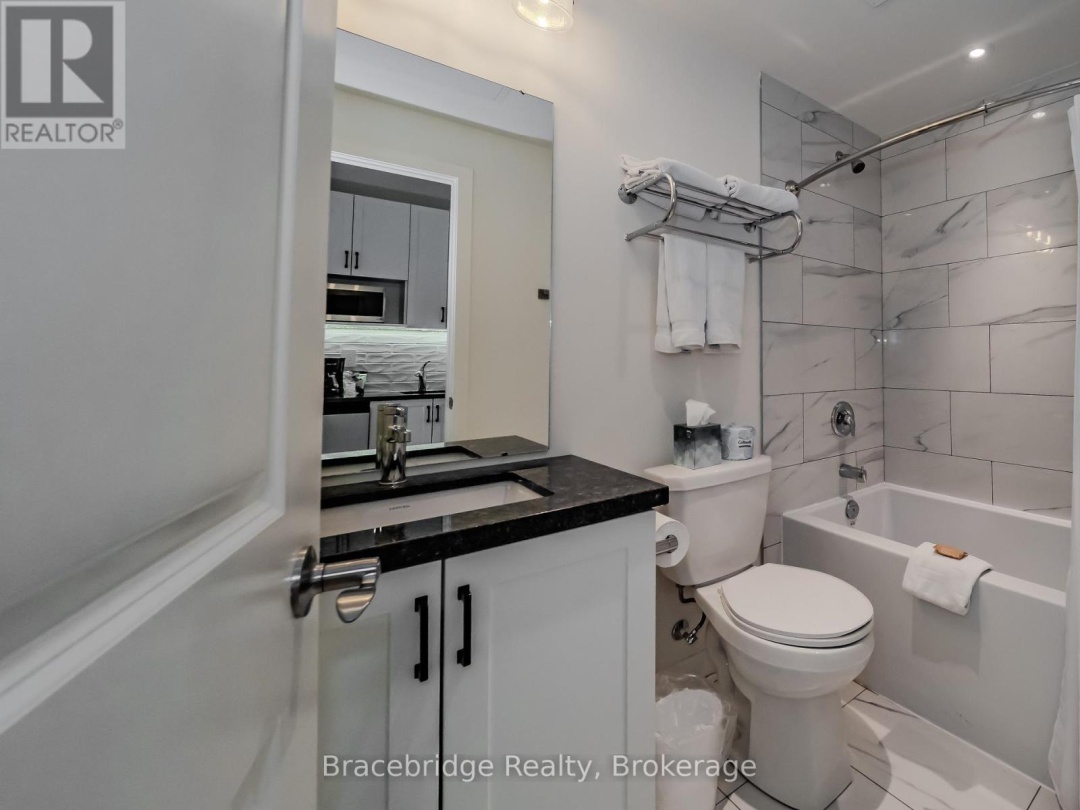 Bhv B203 1869 Muskoka Rd 118 Highway W, 