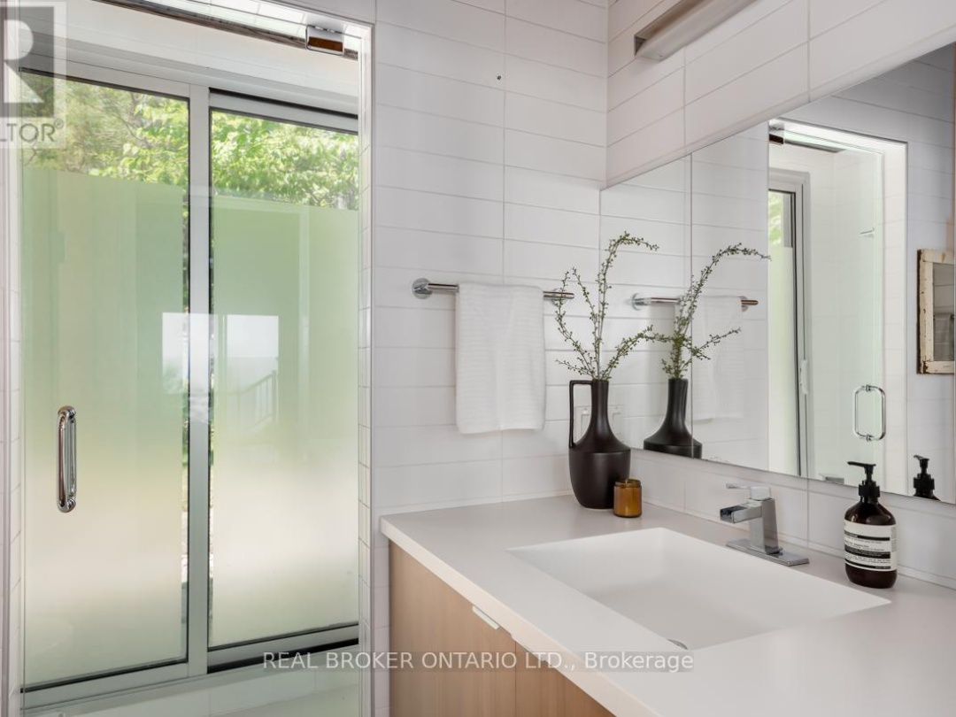 45 IVY LANE, 