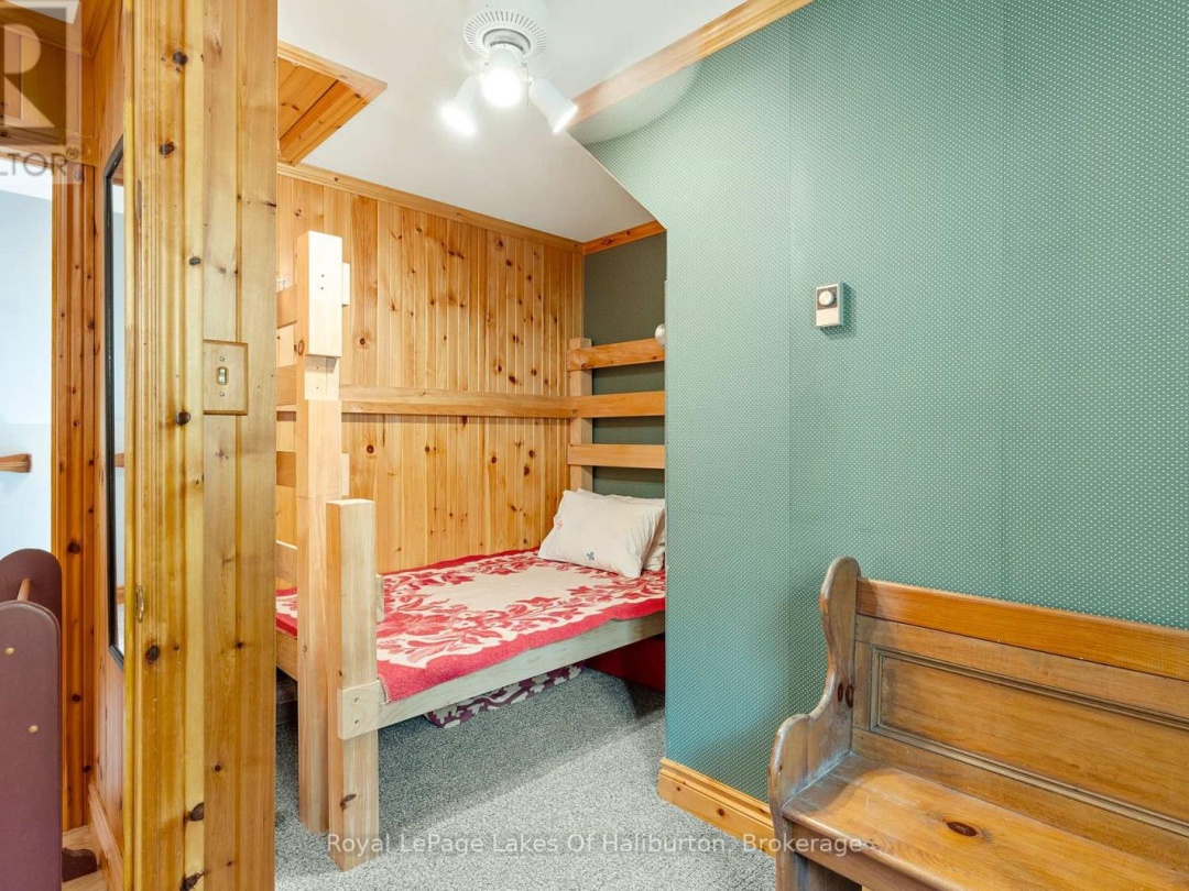 1248 Portage Road, Portage Lake