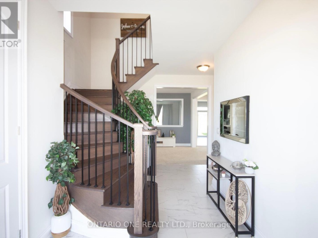 3129 Orion Boulevard, Orillia