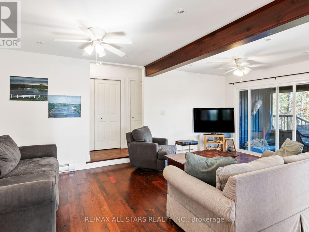 1142 ENGLISH CIRCLE, 