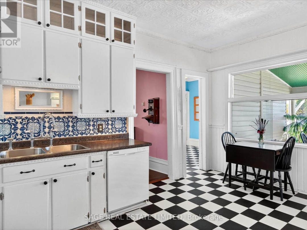 33 NORTH WATER STREET, 