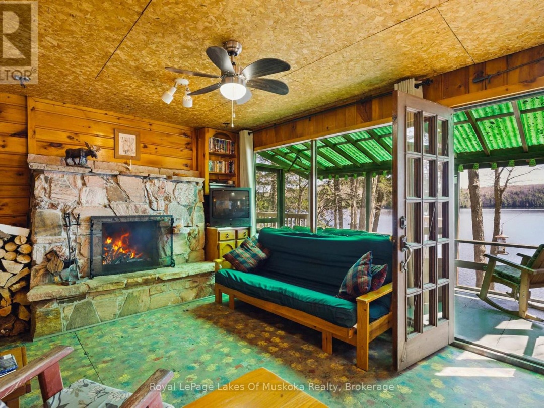 1002 Camp Lake Road, Camp Lake