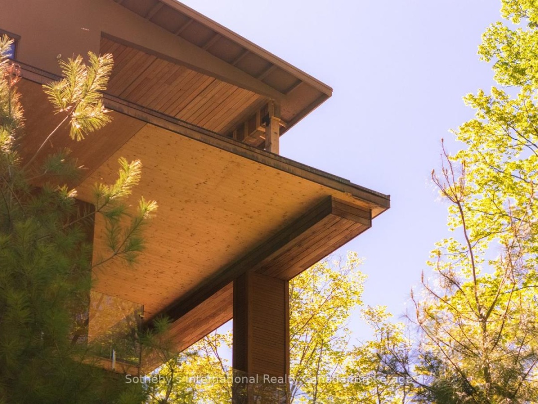 1739 Trapper's Trail Road, Miskwabi Lake