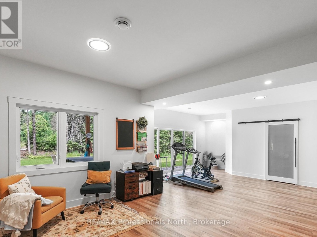 1086 STOTHART CREEK ROAD, 