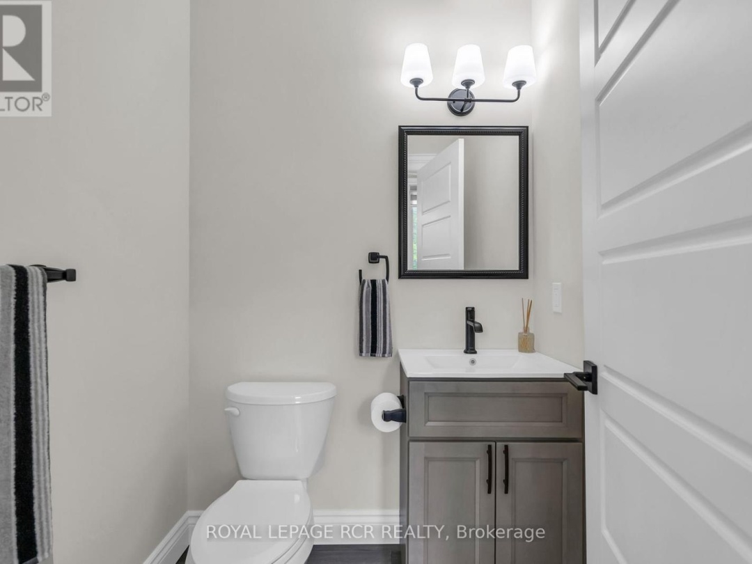 2360 HONEY HARBOUR ROAD, 