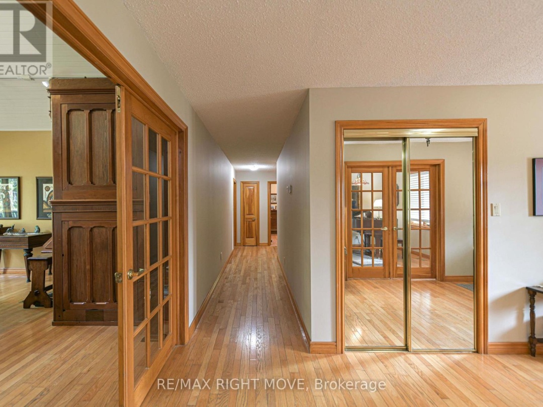 1892 CARRIAGE COURT, 