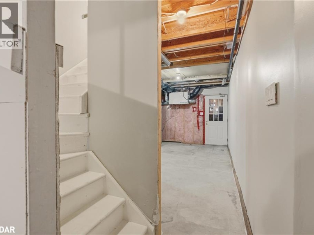 2372 KINNEAR Sideroad, 