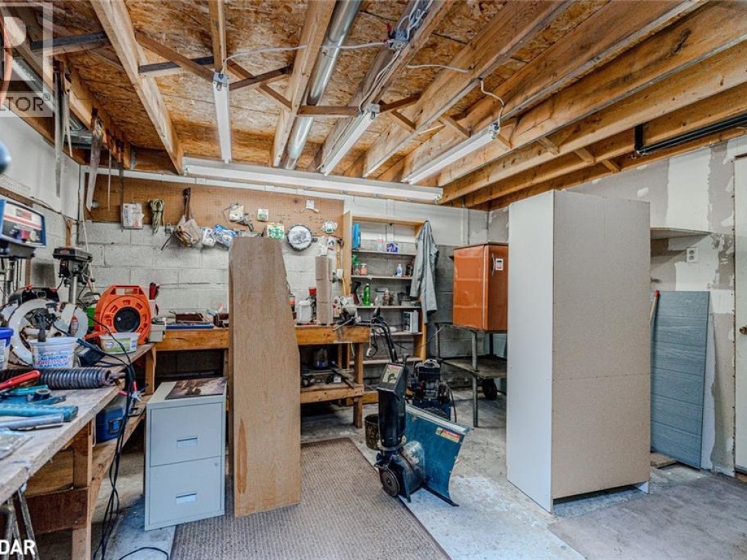 1564 HONEY HARBOUR ROAD, 