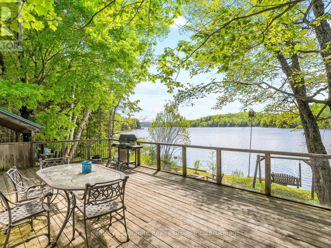 1036 Shirleys Road, Haliburton Lake