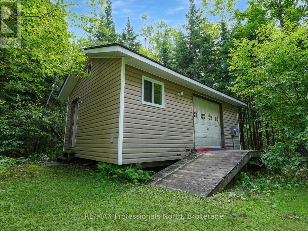 1279 ENGLISH CIRCLE, 