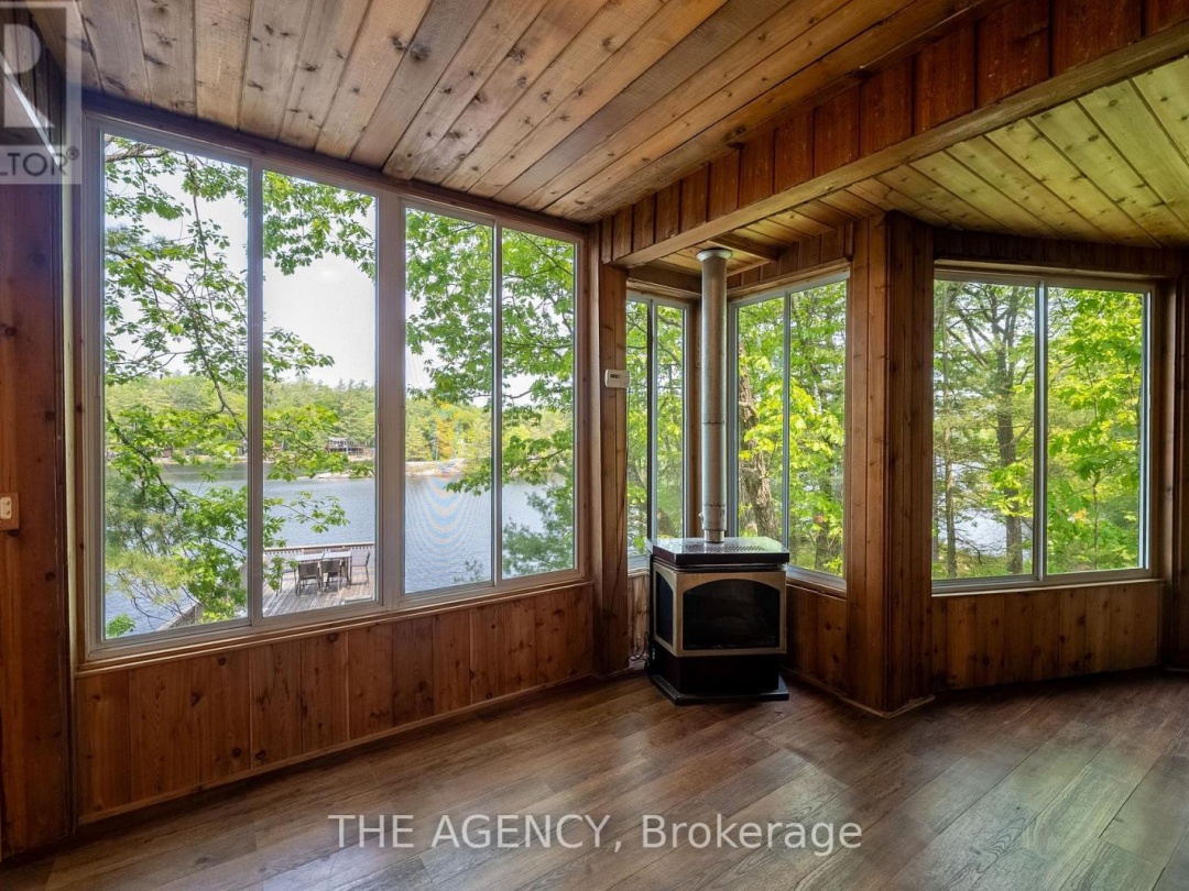 45 PINETREE ROAD, Loon Lake