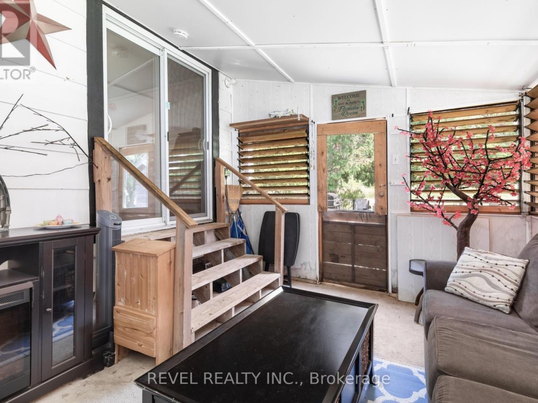 883 CENTENNIAL PARK ROAD, 