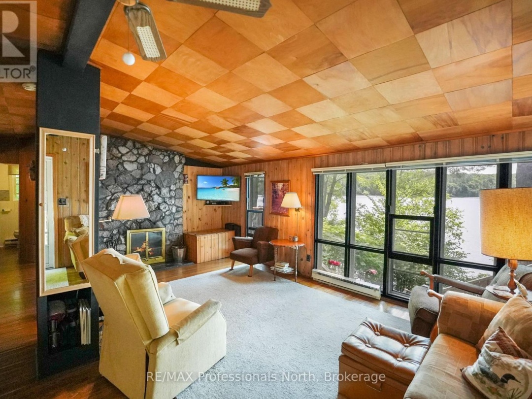 1089 AUTUMN LANE, 
