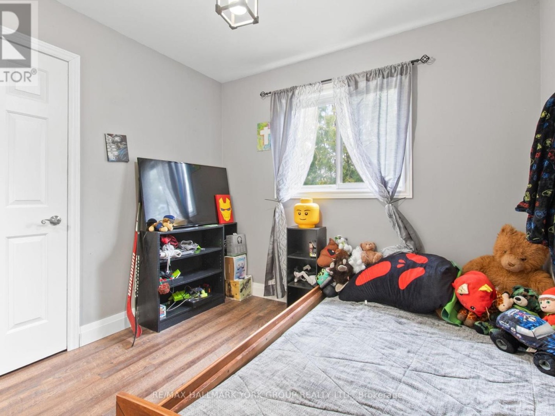 24115 Thorah Park Boulevard, Lake Simcoe