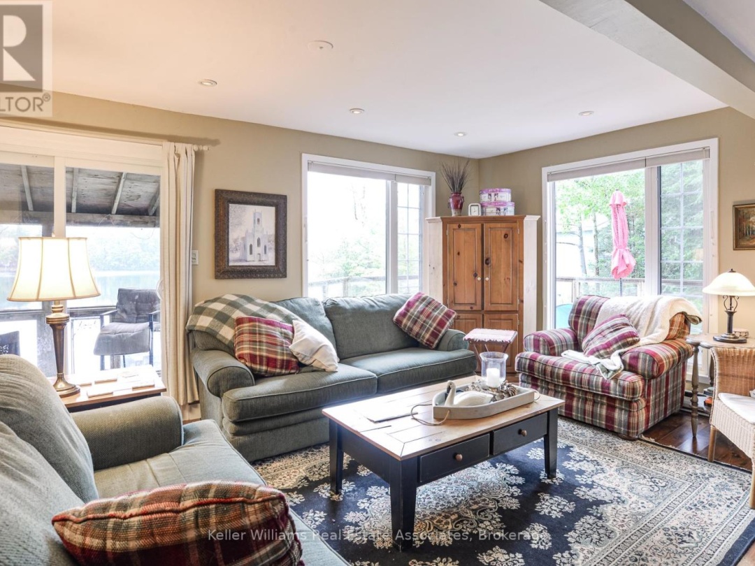 1029 LAKESHORE DRIVE, Lake Muskoka