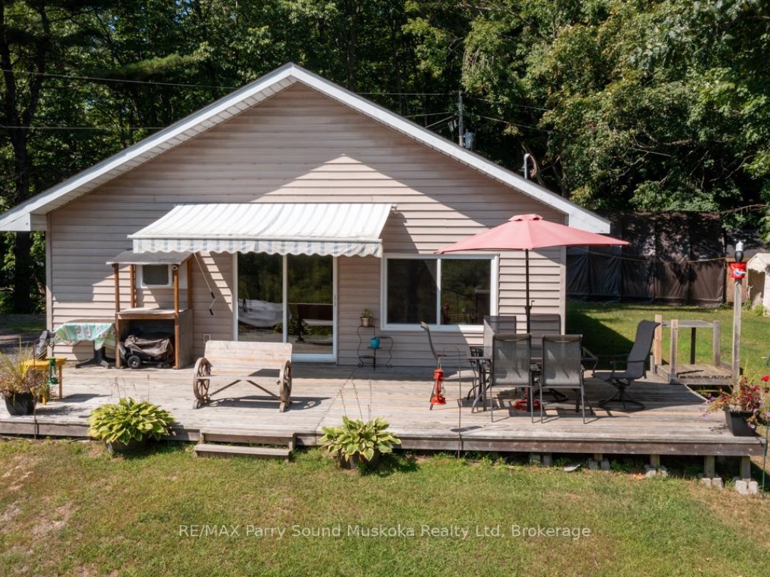 7 Blackstone Lake Road, Blackstone Lake