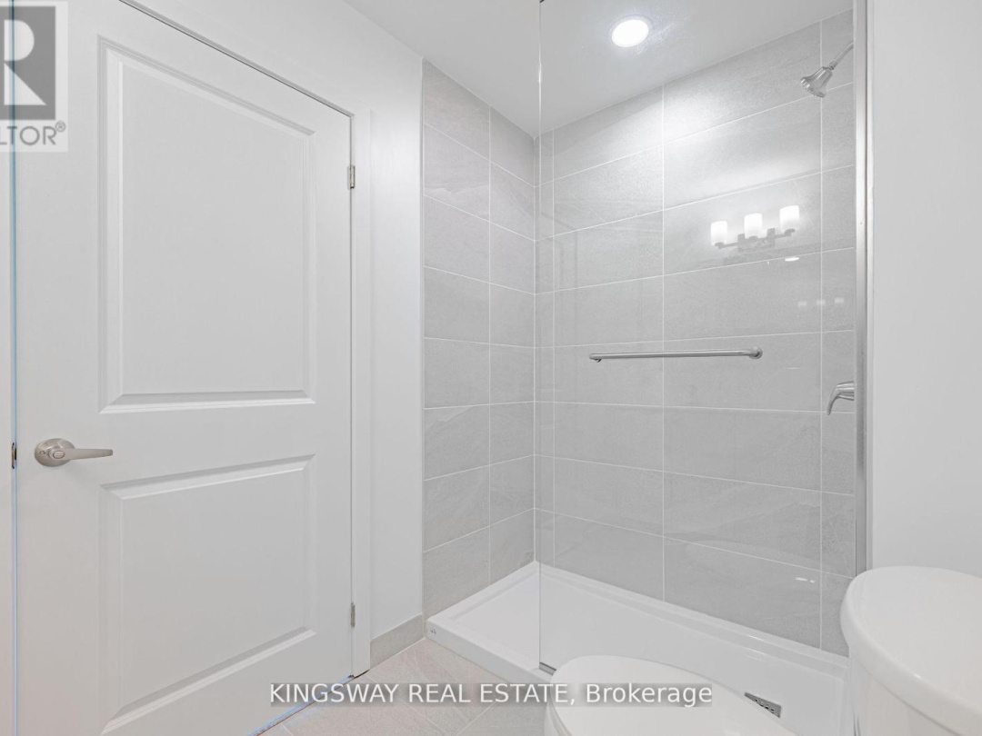 303 - 19B WEST STREET N, 