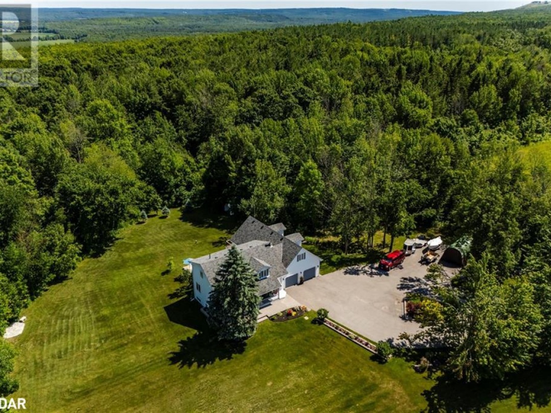403 MOONSTONE Road E, 