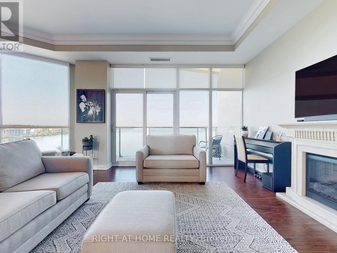 PH06 - 37 ELLEN STREET, 