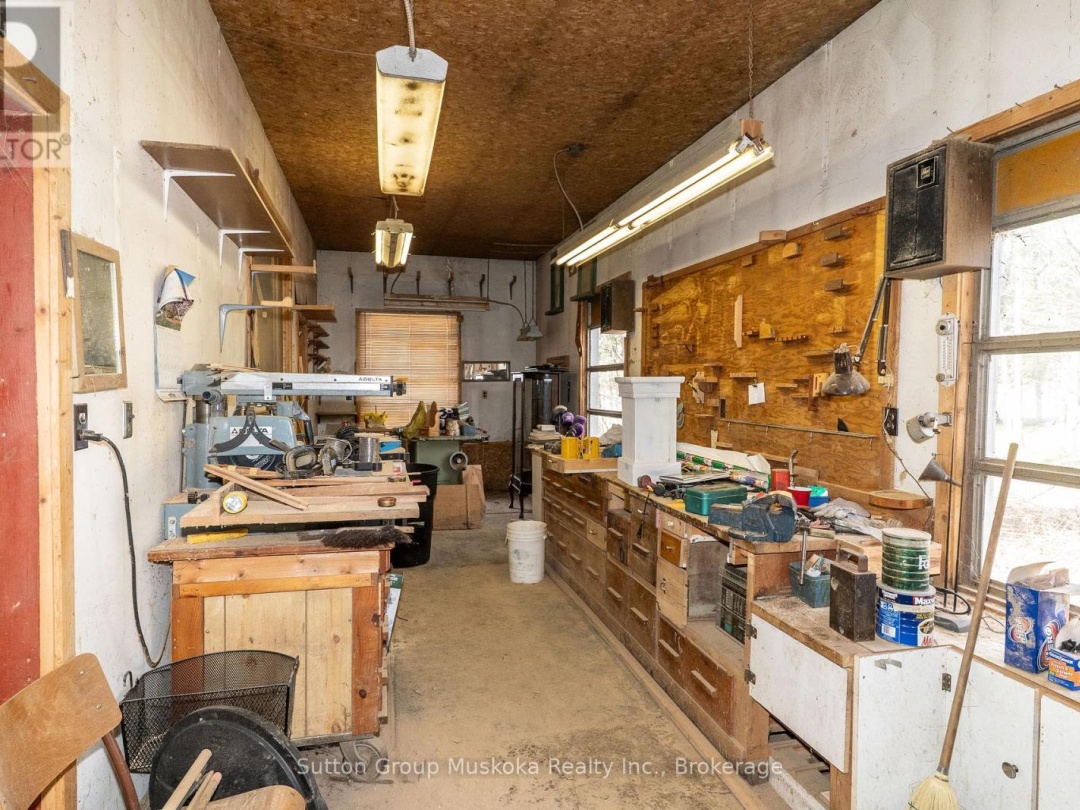 15 GLEN ACRES ROAD, 