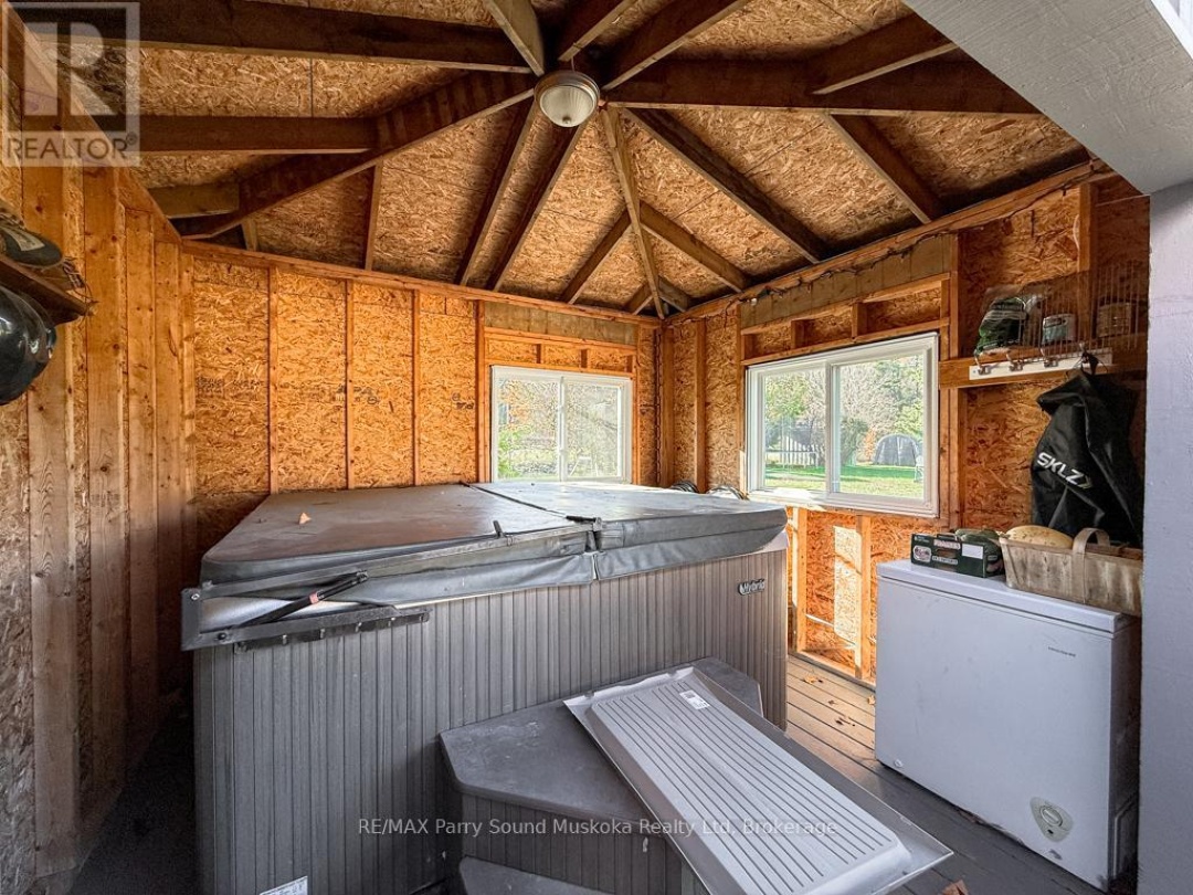 1862 DIVISION ROAD W, 