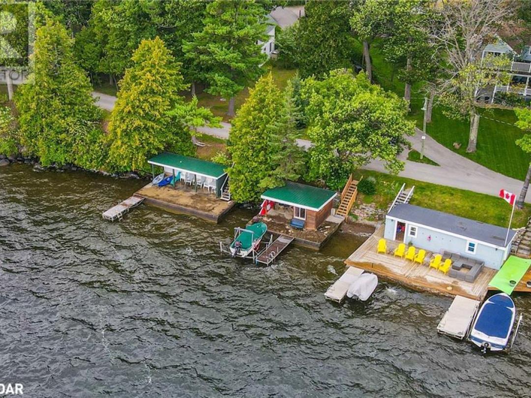 10 Sixth Street, Sturgeon Lake