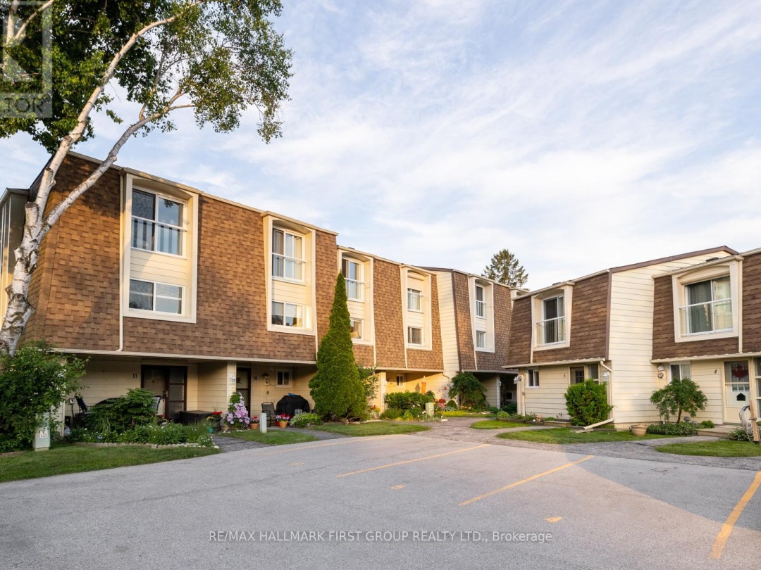 9 4 Paradise Boulevard, Lake Simcoe