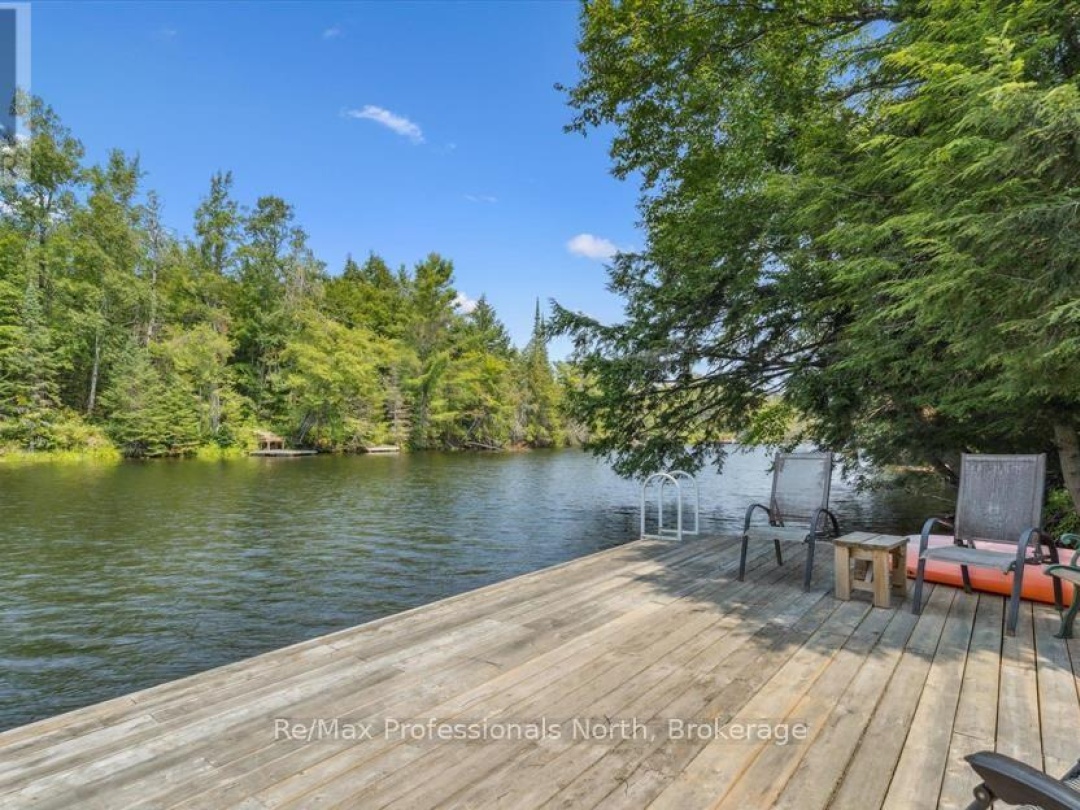 1042 RIVER HAVEN ROAD, Muskoka River