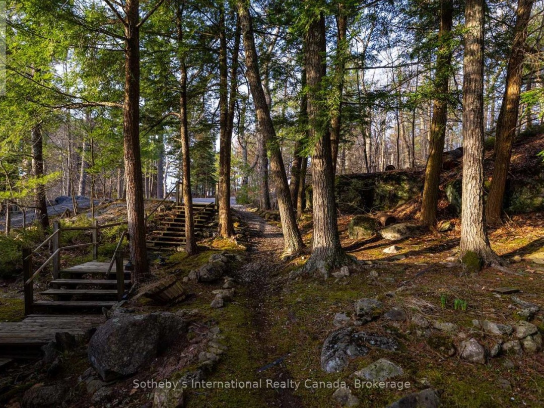 1-1076 BIRCH POINT ROAD, Lake Muskoka