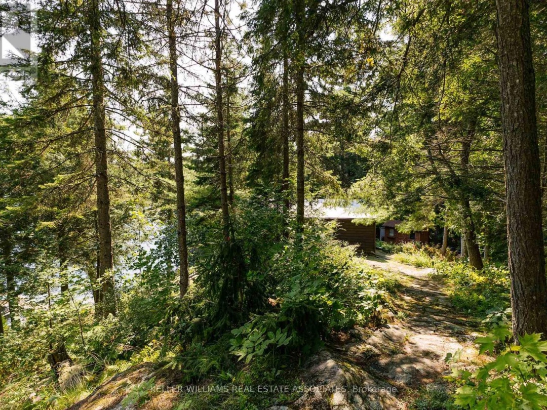 6415 KENNISIS LAKE ROAD, Kennisis Lake