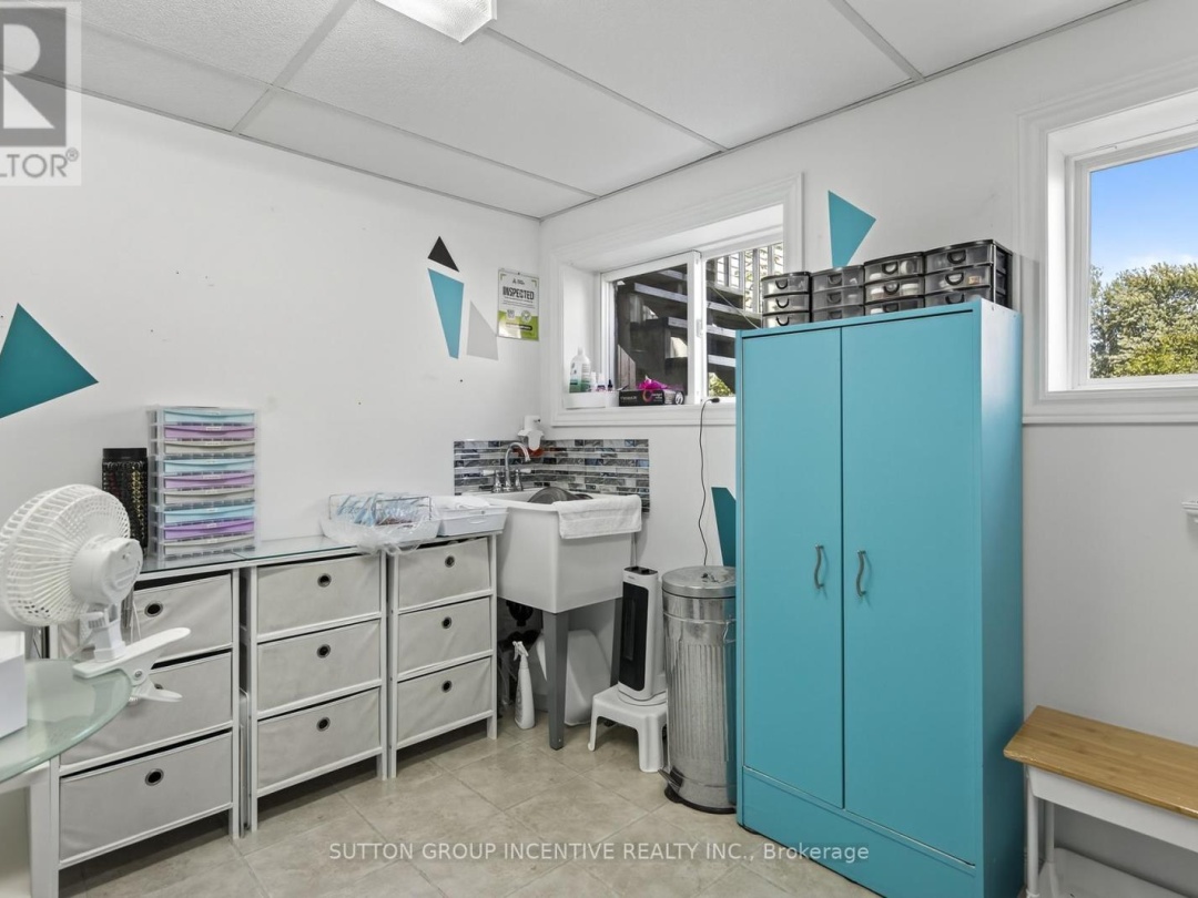 36 - 12 LANKIN BOULEVARD, 