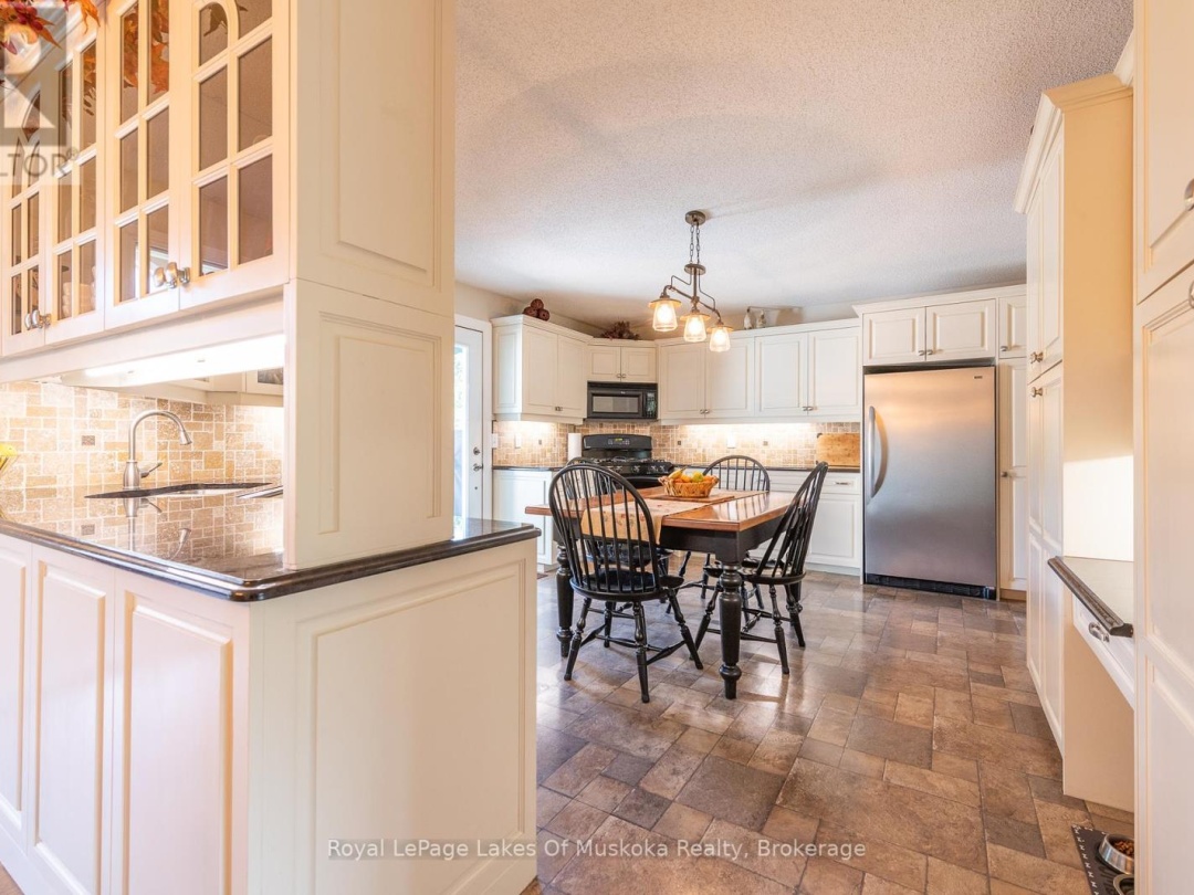 284 SOUTH FAIRY LAKE ROAD, 