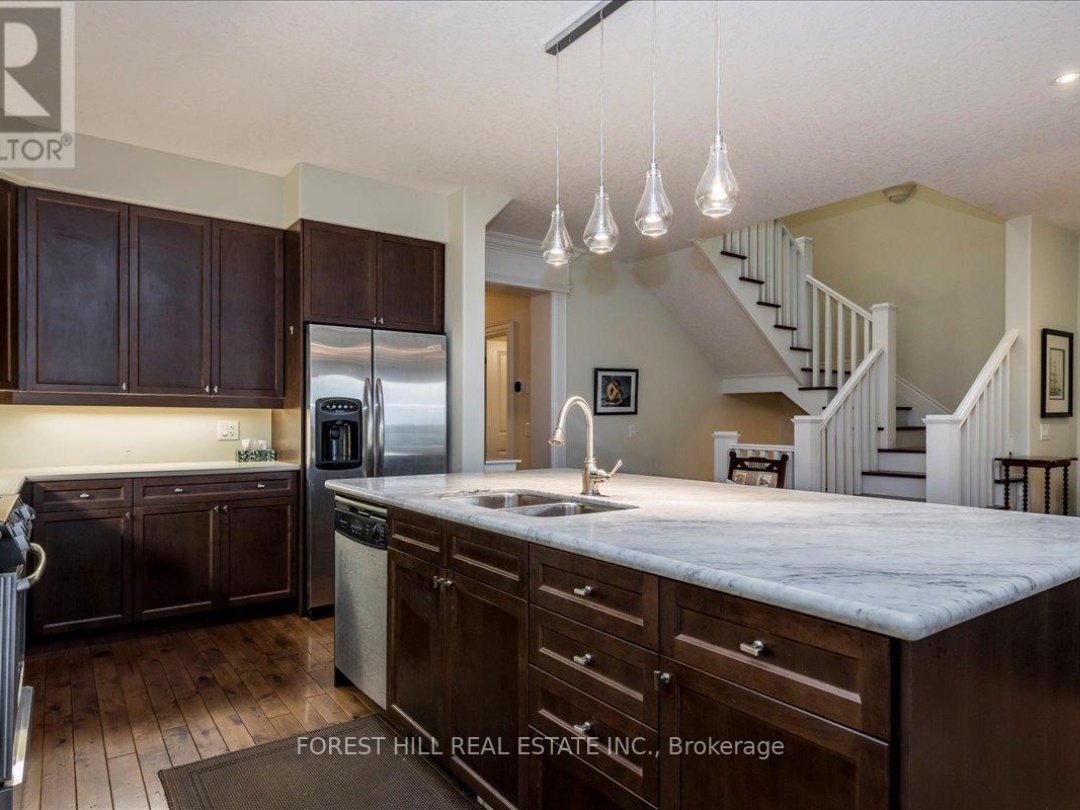 10 - 10 INVERMARA COURT, Lake Simcoe