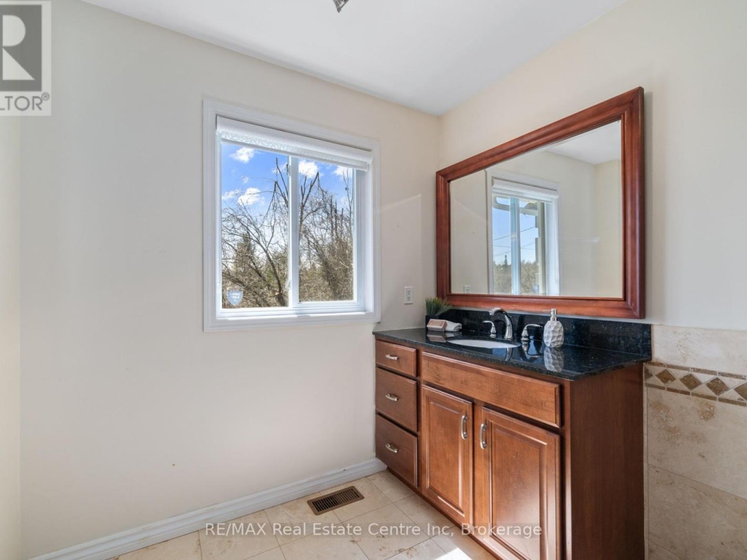 33 Totten Drive, Sturgeon Lake